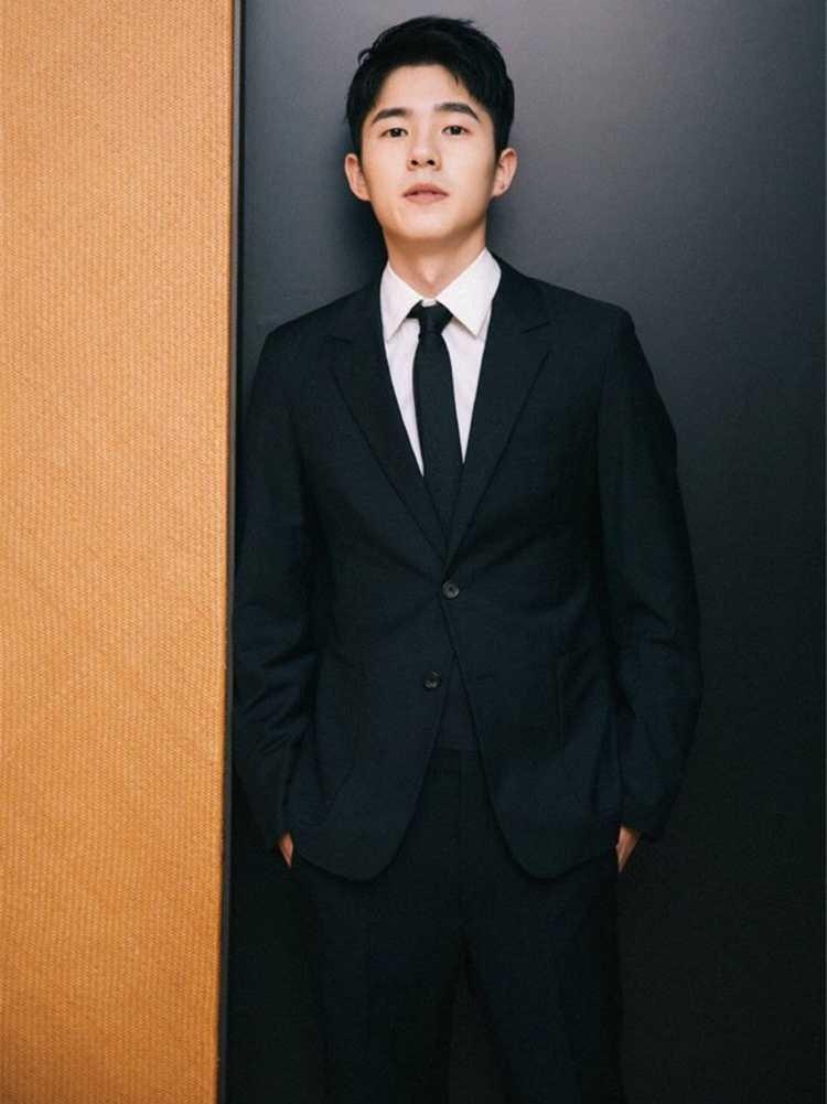 sao nam mac vest dep anh 15