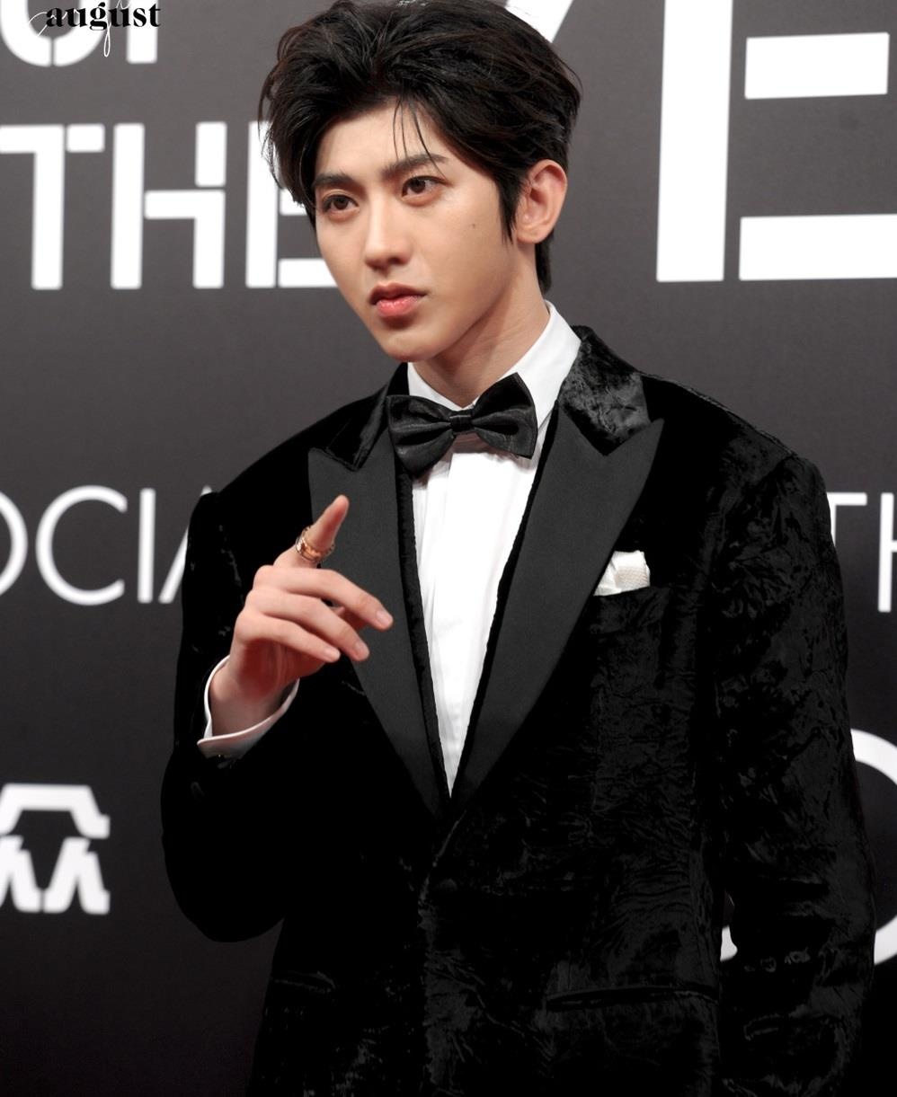 sao nam mac vest dep anh 4