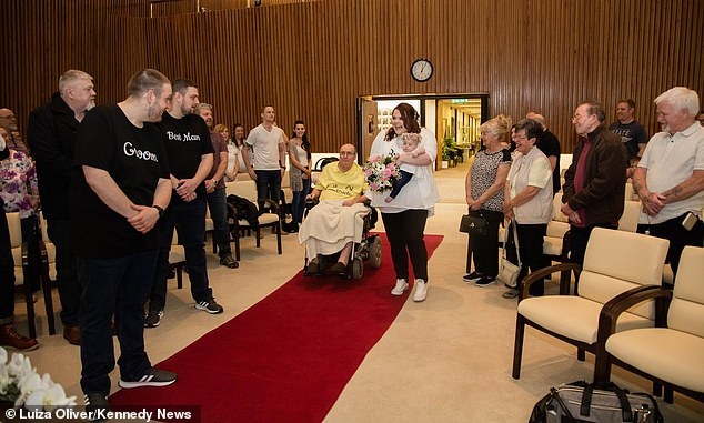 cặp vợ chồng mặc đơn giản trong ngày cưới ảnh 5 cap vo chong mac don gian trong ngay cuoi anh 5