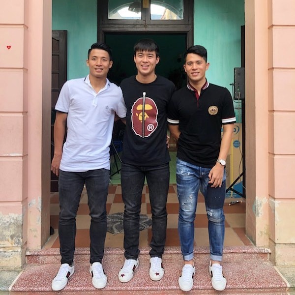 bo suu tap giay hieu cua cau thu Viet anh 11