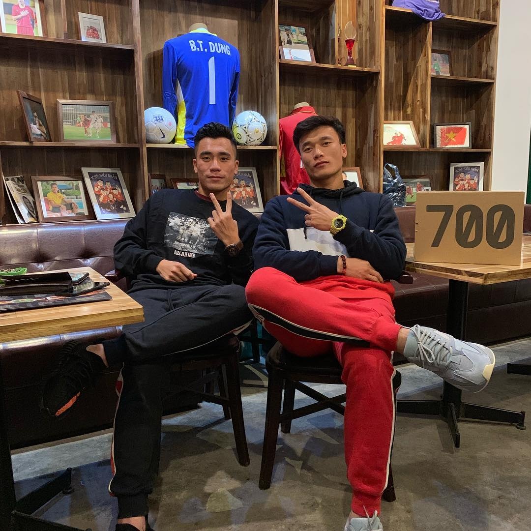 bo suu tap giay hieu cua cau thu Viet anh 1