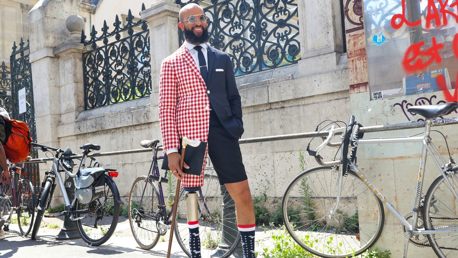 Fashionisto du show thoi trang voi chan gia anh 1