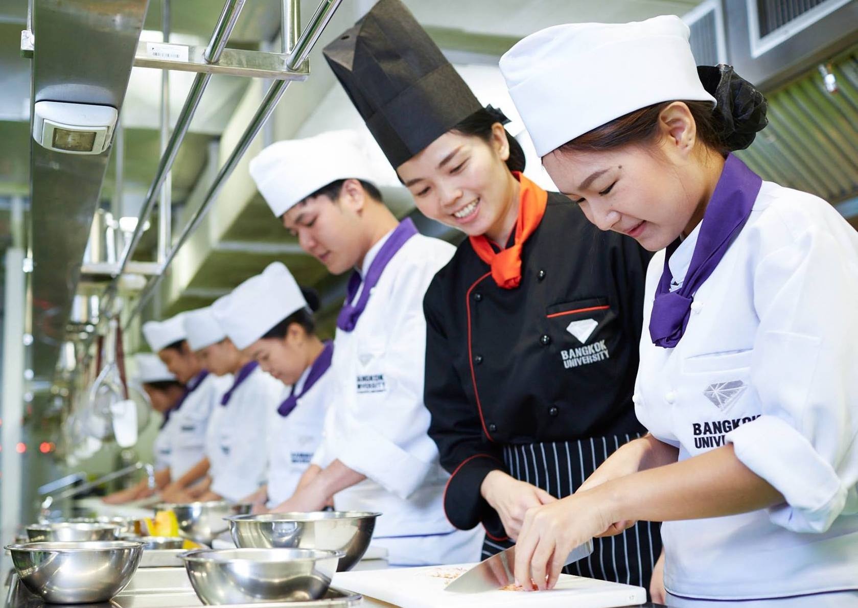 dong phuc sinh vien anh 6