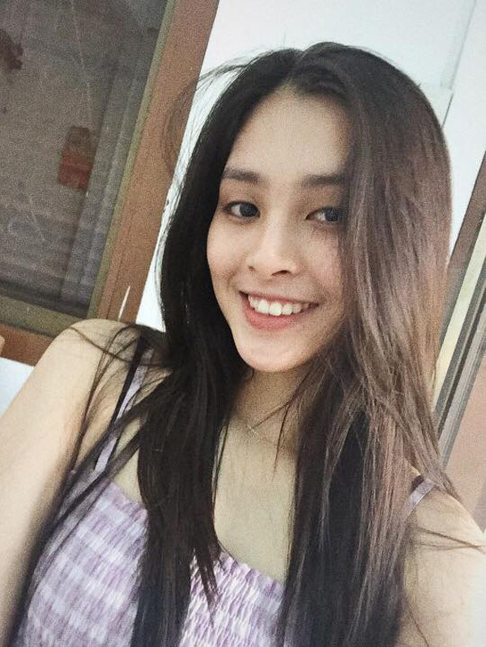 thoi trang hoa hau Tieu Vy sau 1 nam dang quang anh 6