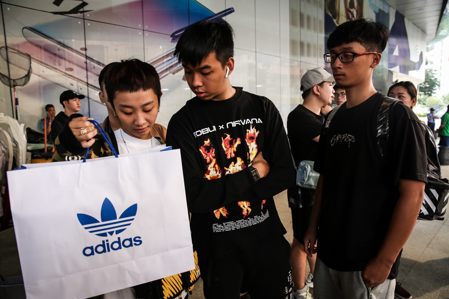 hành trình săn giày Yeezy Cloud White ảnh 8 hanh trinh san giay Yeezy Cloud White anh 8