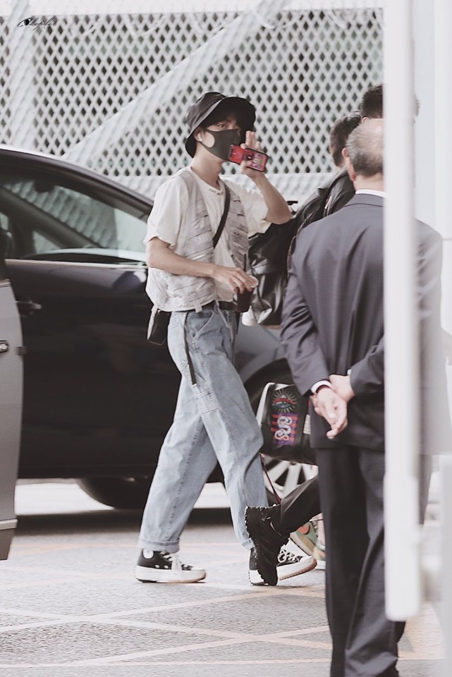 Tieu Chien mac hang hieu kem sang anh 5