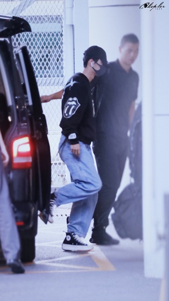 Tieu Chien mac hang hieu kem sang anh 10