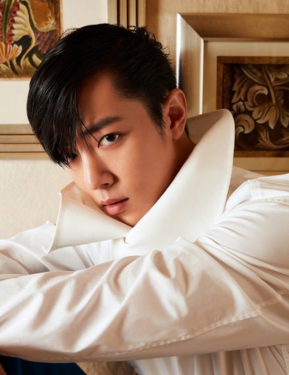 Tieu Chien mac hang hieu kem sang anh 12