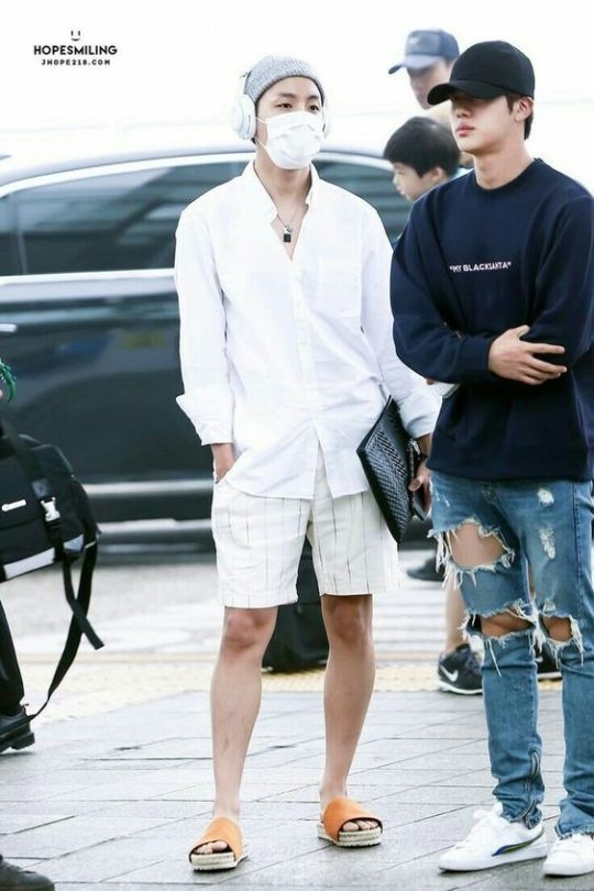 Jhope an mac khong giong ai anh 6