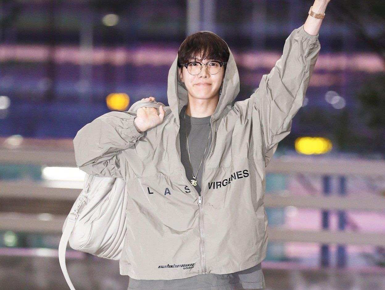 J-Hope (BTS) thich mac do hieu dat do theo cach khong giong ai hinh anh