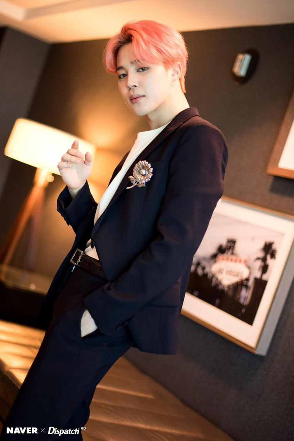 Jimin duoc danh gia cao ve thoi trang anh 1