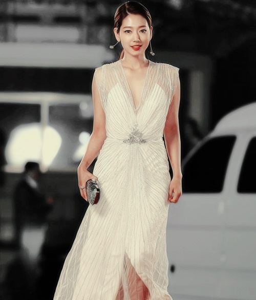 nhung lan mac vay tham do sexy cua nu than Kpop anh 6