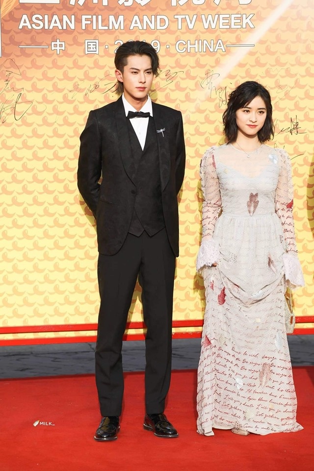 thoi trang du su kien Tham Nguyet anh 9