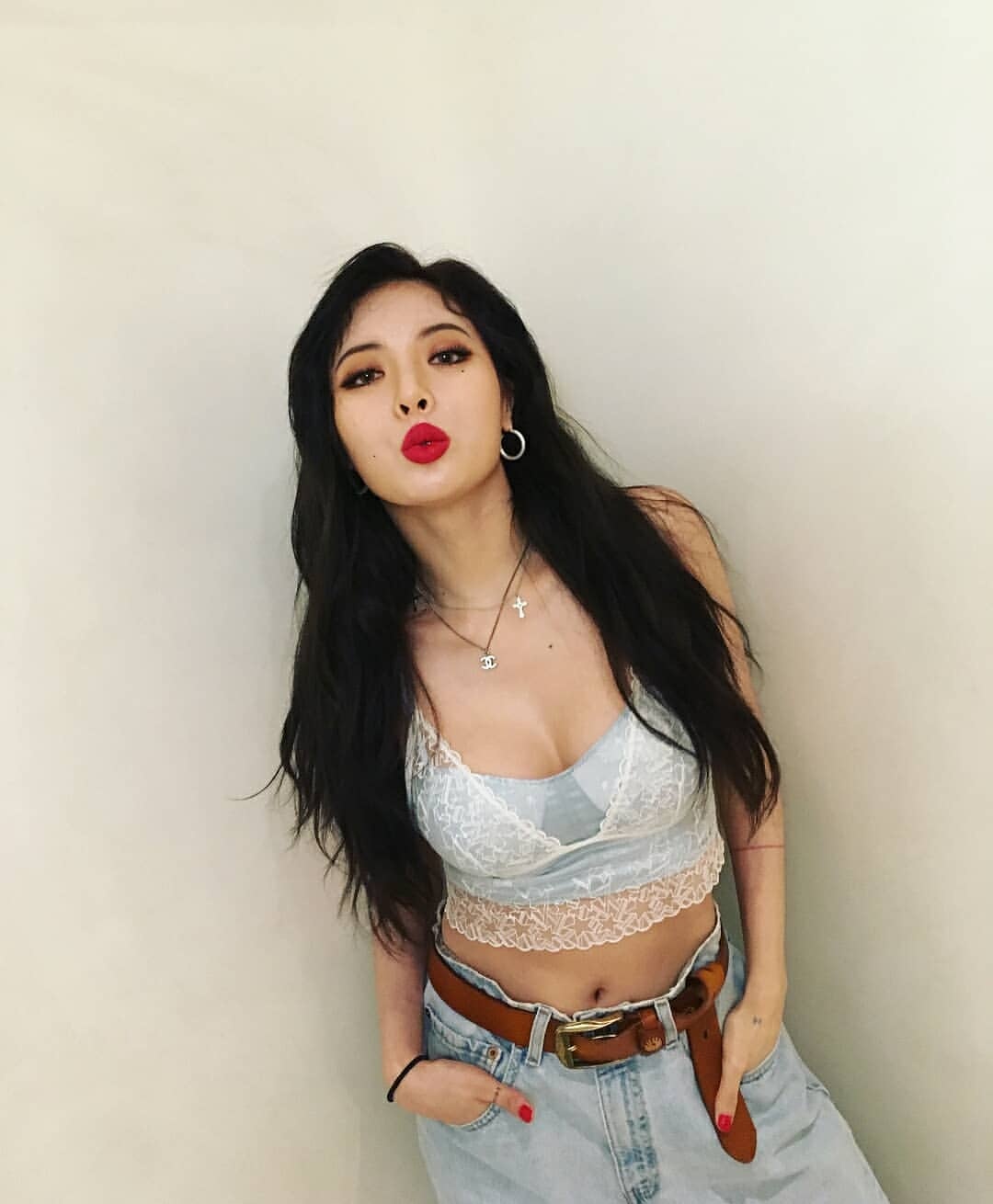 Hyuna mặc váy cưới ảnh 10 Hyuna mac vay cuoi anh 10