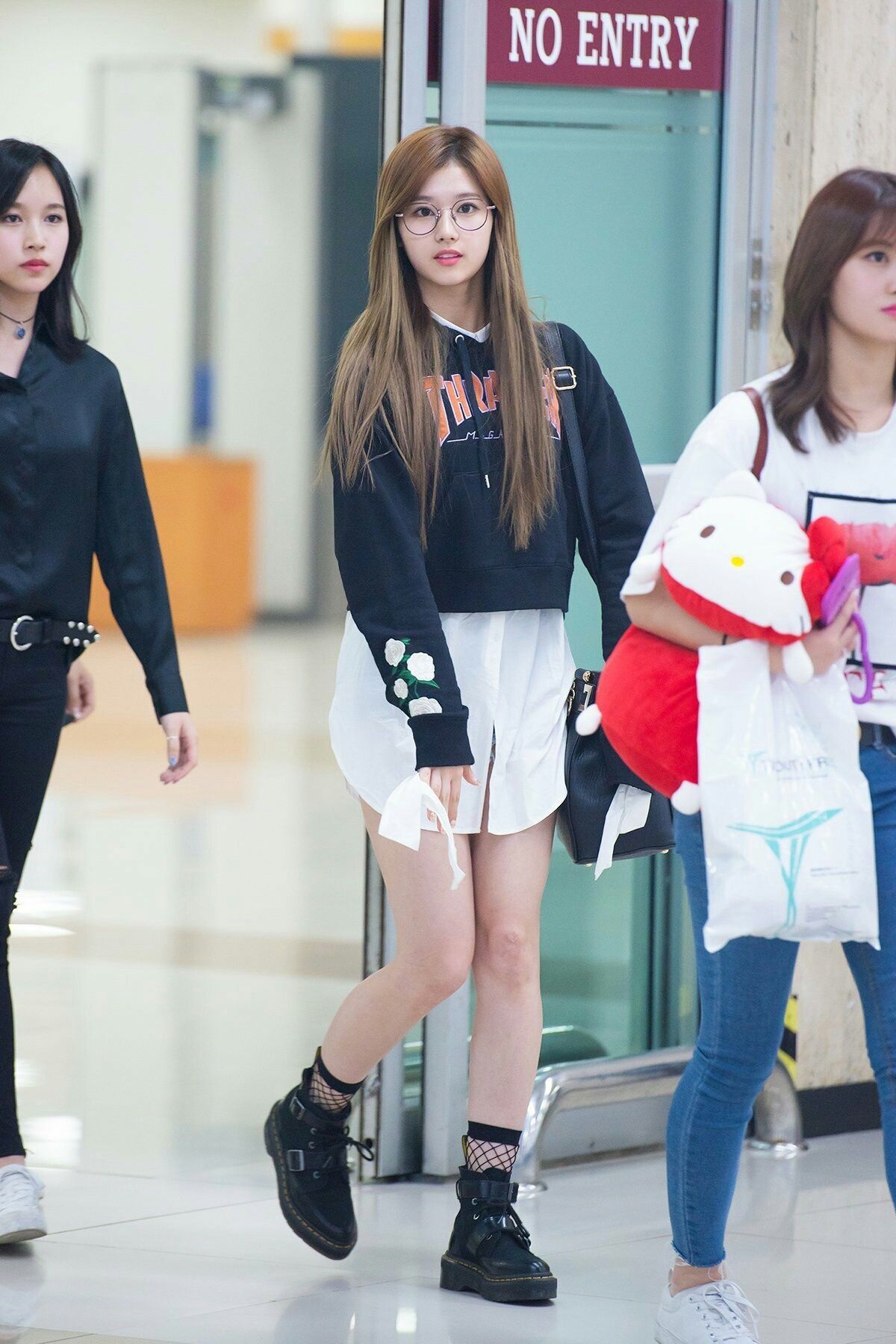 idol nu dien Dr. Martens anh 5