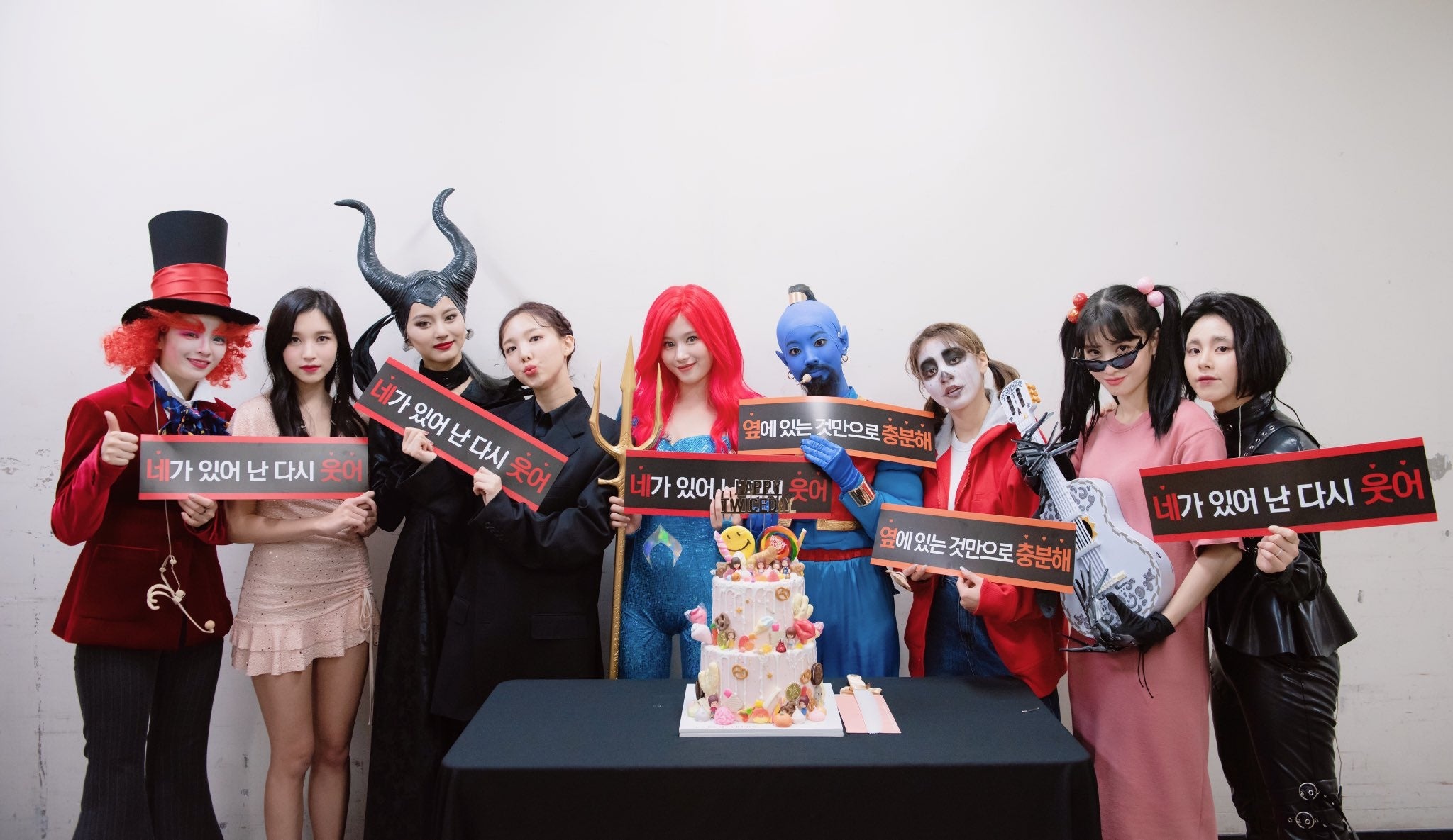 Twice hoa trang Halloween anh 1