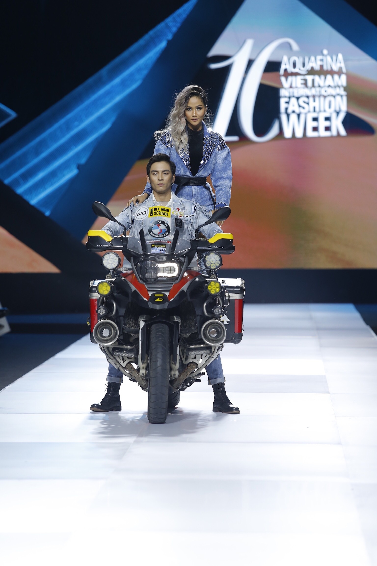Aquafina Vietnam International Fashion Week 2019 anh 2