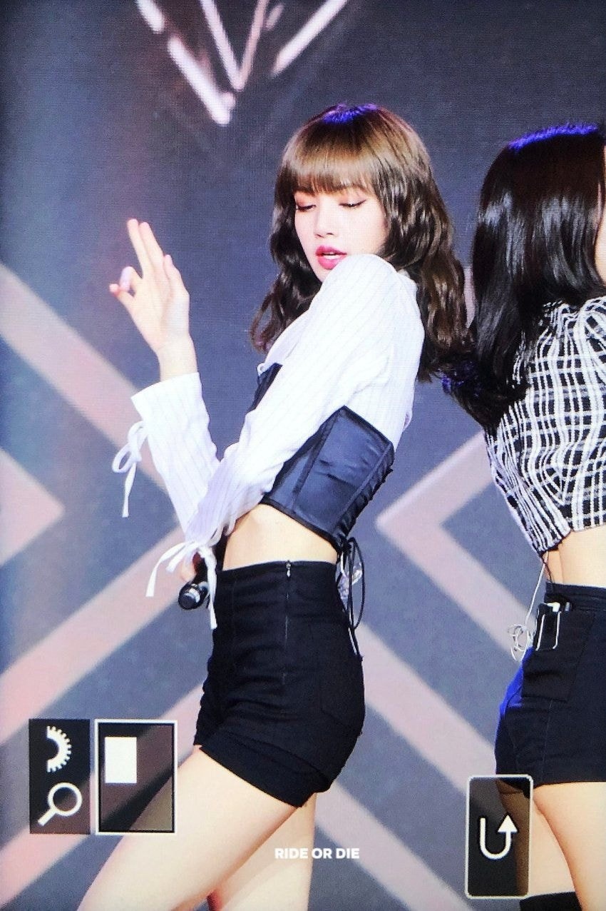 dien mao moi cua BlackPink anh 4