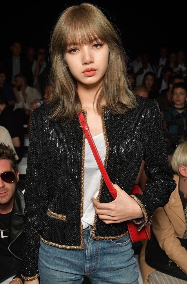 Lisa mac dep tai su kien anh 7