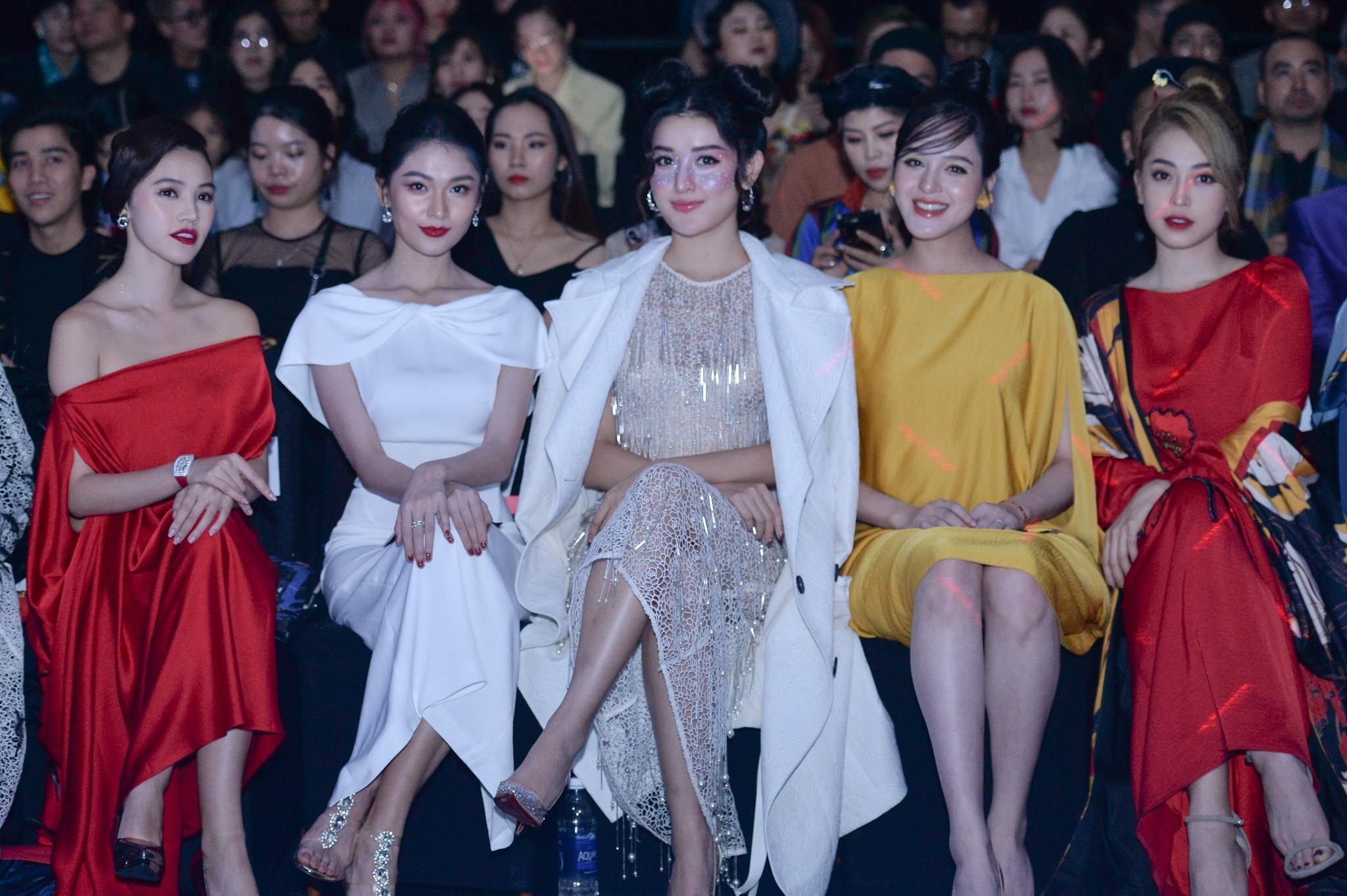 Aquafina Vietnam International Fashion Week 2019 anh 2