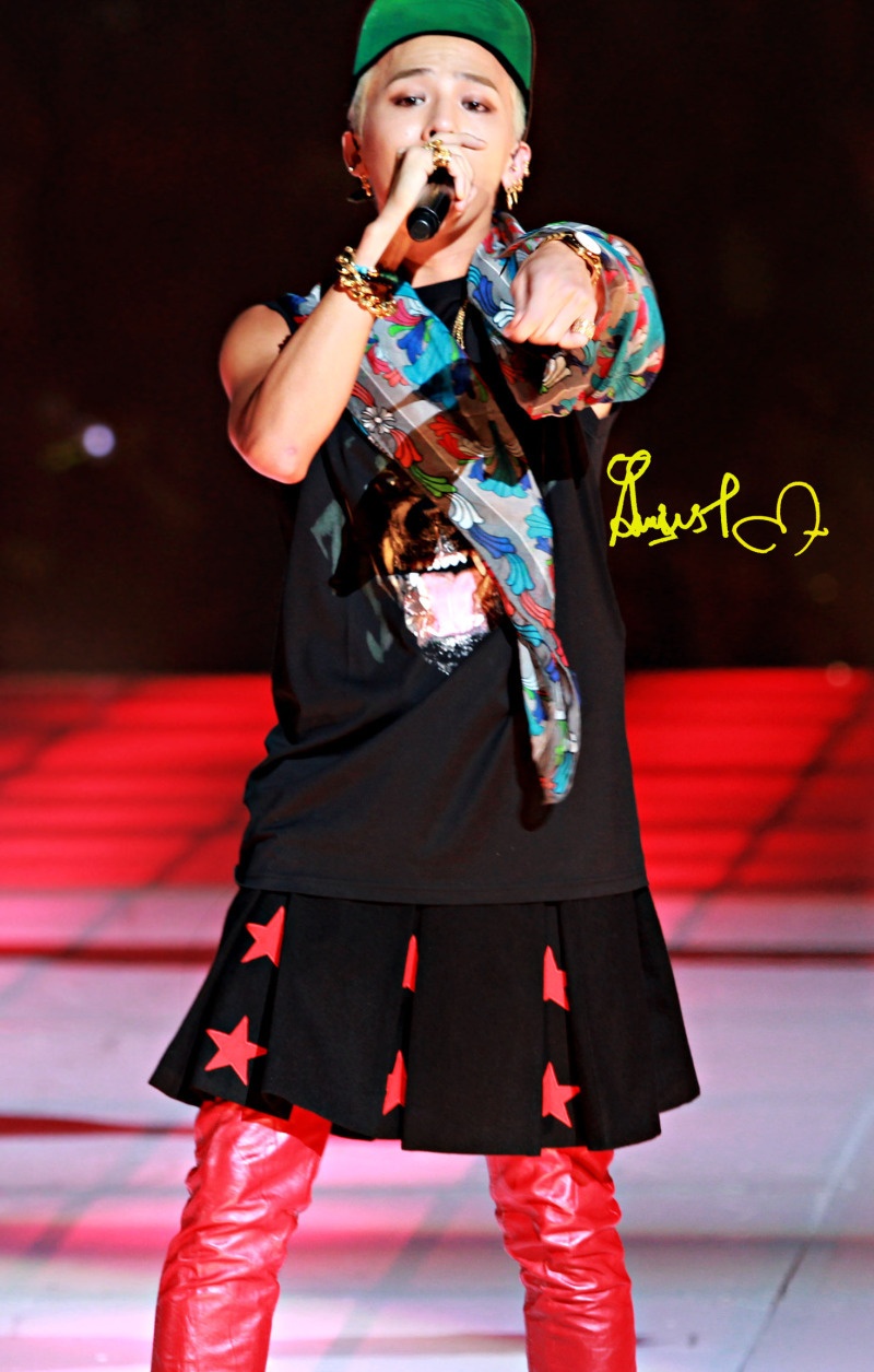 nhung sao nam mac vay anh 5