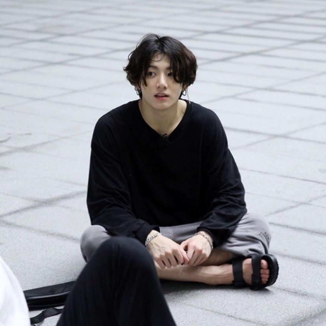 thoi trang cua Jungkook anh 2