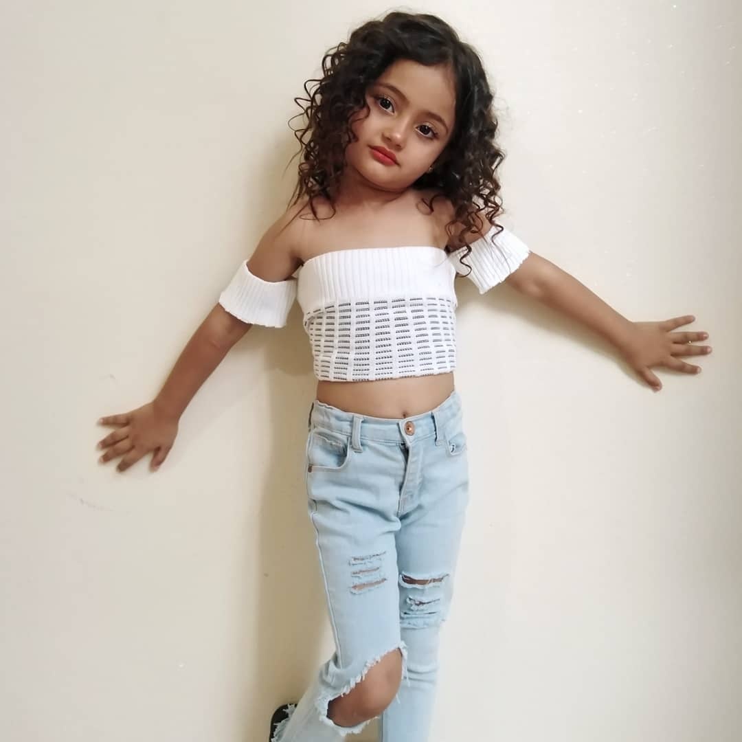 co be mac giong BlackPink anh 7