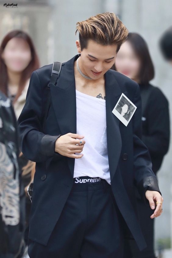 sao nam mac vest thung thinh anh 7