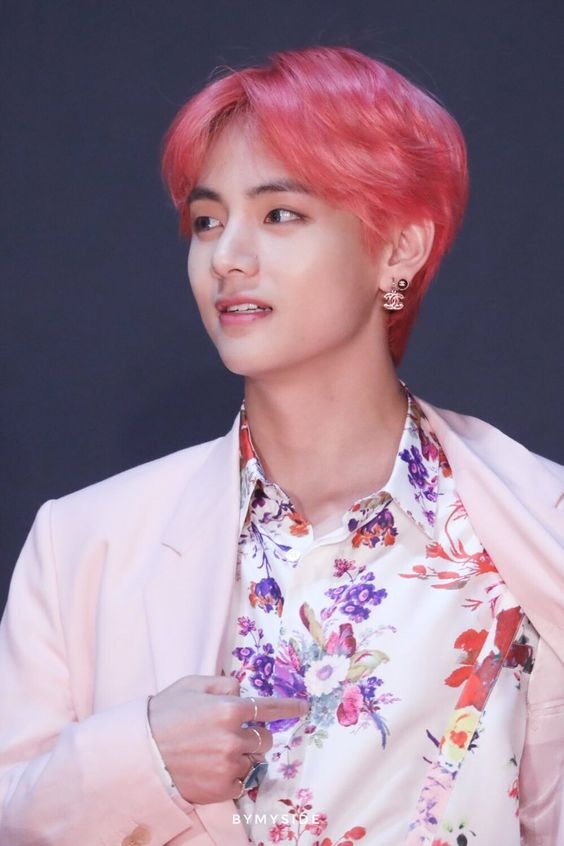 V (BTS) chuong deo khuyen tai dieu da anh 6