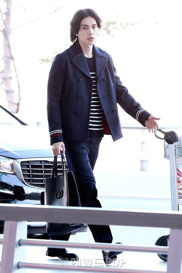 Kieu toc dep cua Lee Dong Wook anh 6