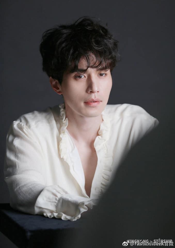 Kieu toc dep cua Lee Dong Wook anh 9