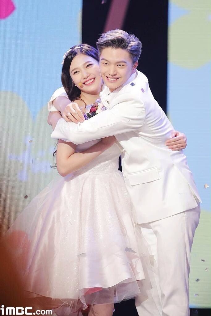 sao Kpop mac vay cuoi anh 12