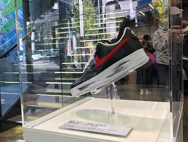 Hang nghin ban tre Han xep hang gianh quyen mua giay cua G-Dragon hinh anh