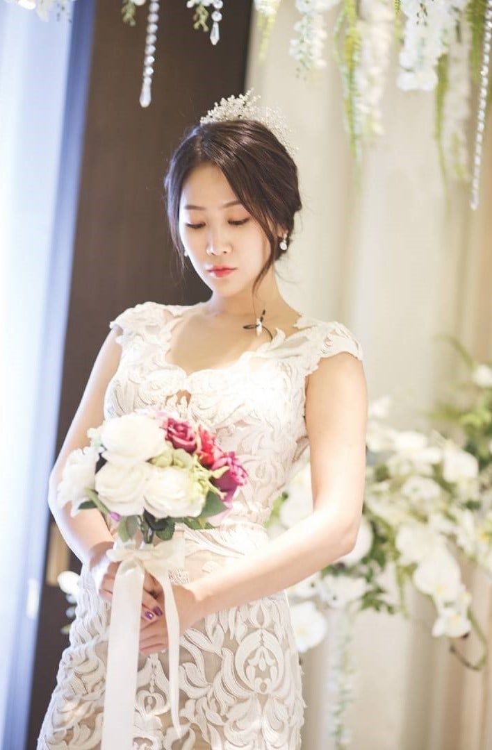 sao Kpop mac vay cuoi anh 10