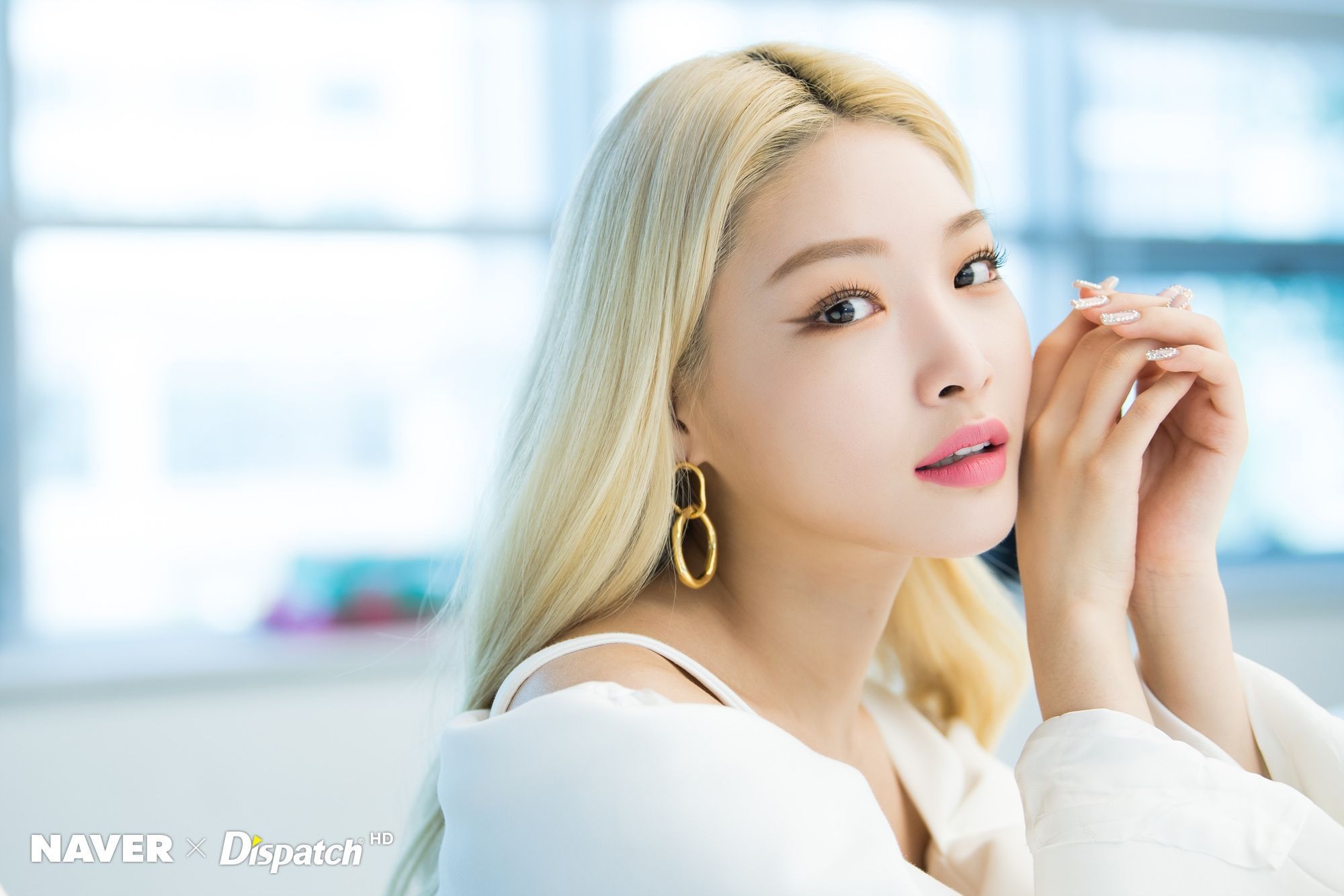Chungha de toc ngoi giua don gian van duoc khen xinh anh 1
