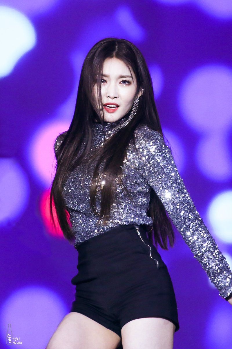 Chungha de toc ngoi giua don gian van duoc khen xinh anh 12