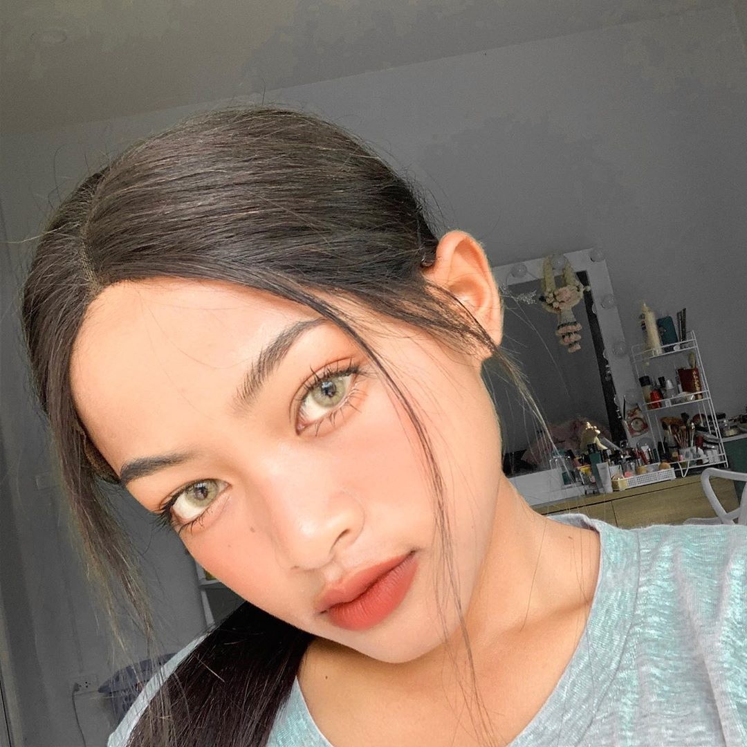 cau be 13 tuoi trang diem nhu hoa hau anh 2