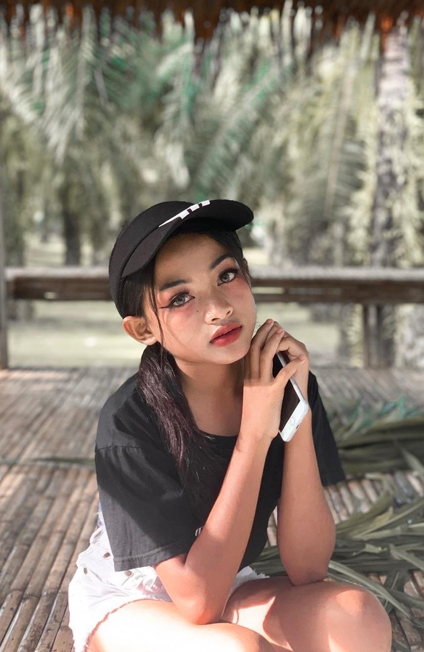 cau be 13 tuoi trang diem nhu hoa hau anh 6