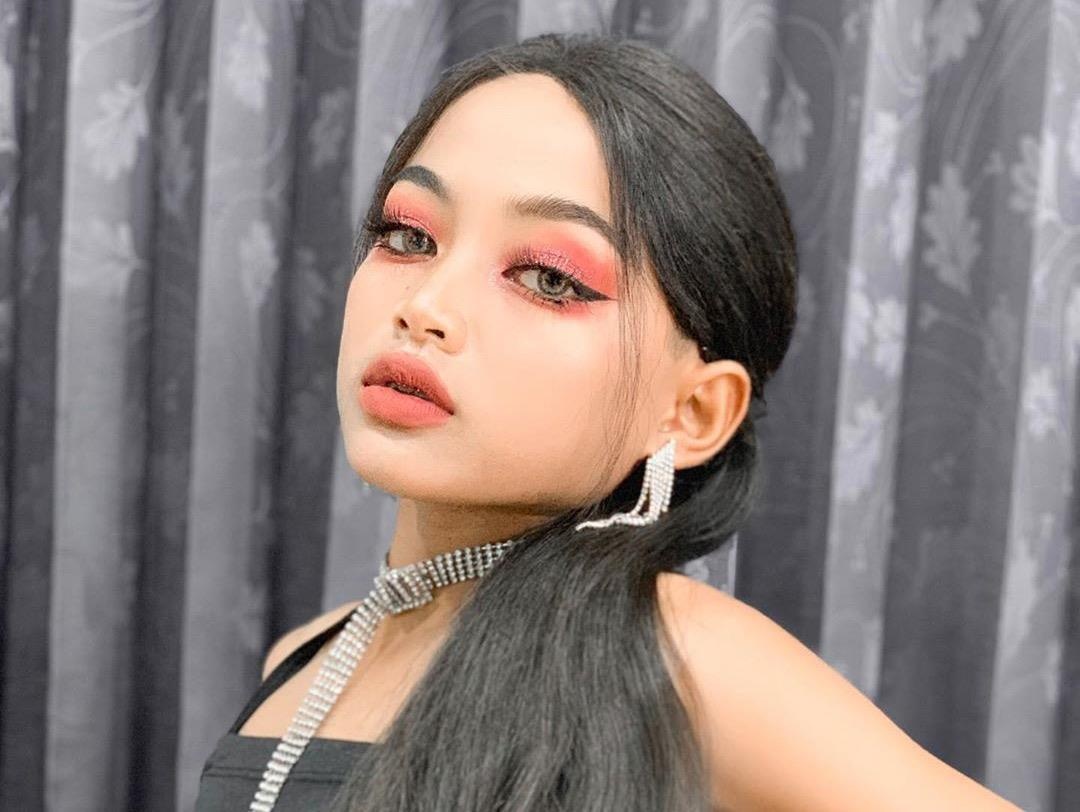 Cau be Thai Lan thich trang diem dam, than thai nhu hoa hau hinh anh