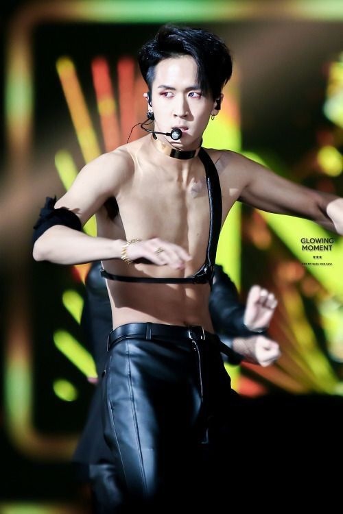 sao nam mac sexy len san khau anh 9