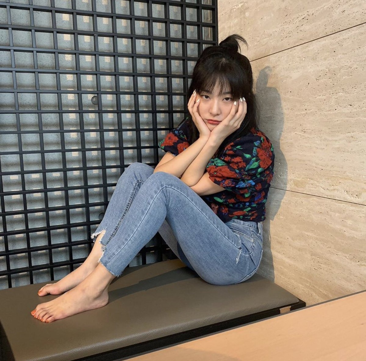 idol nu mac skinny jeans anh 2