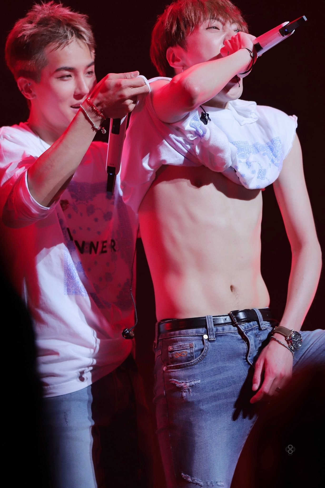 sao nam mac sexy len san khau anh 5