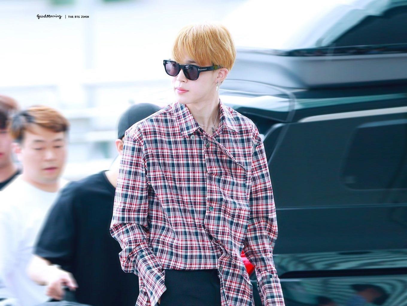 My nam BTS mac gi cung dep nho so huu co the ty le vang hinh anh