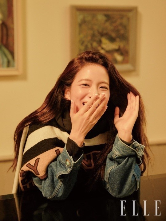 Jisoo lên bìa tạp chí Elle ảnh 3 Jisoo len bia tap chi Elle anh 3