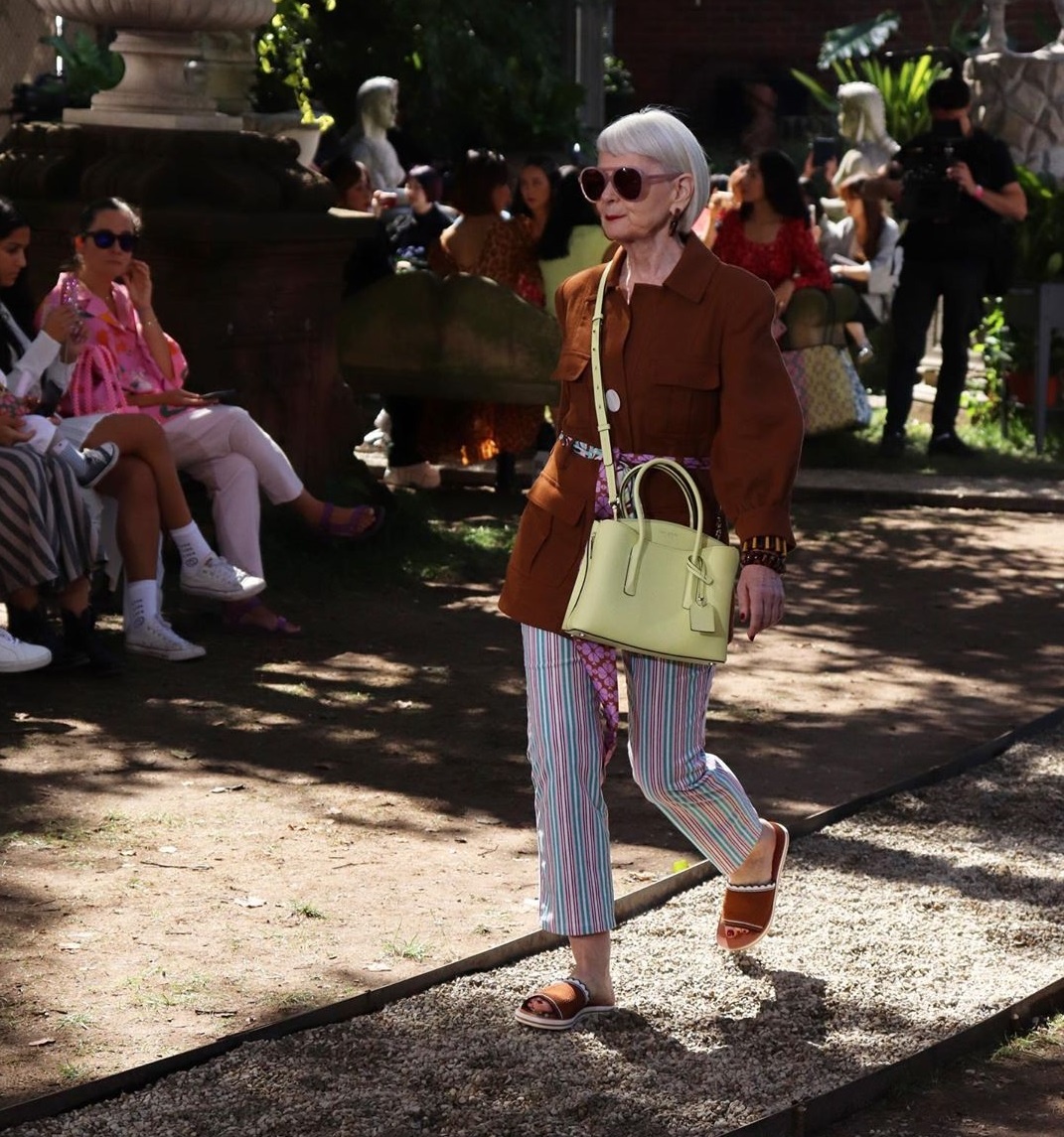 nu giao su an mac sanh dieu anh 12