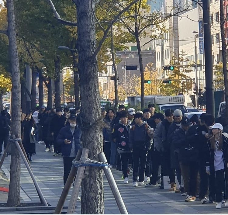 nhung con so an tuong cua Air Force 1 x PEACEMINUSONE Para-noise anh 4