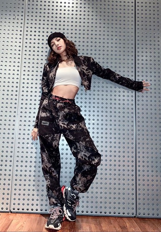 hoc BlackPink cach mac quan rong anh 13