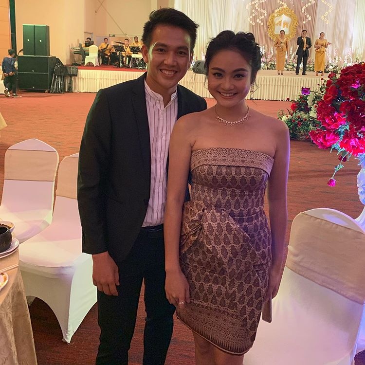 cau thu Campuchia mac gi khi o ben ban gai anh 7