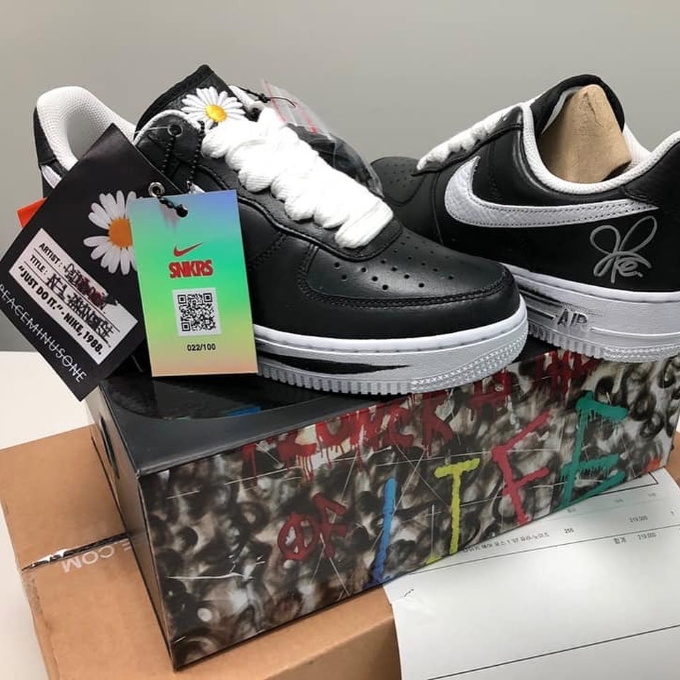 Nike Air Force 1 x PEACEMINUSONE co gia bao nhieu anh 13