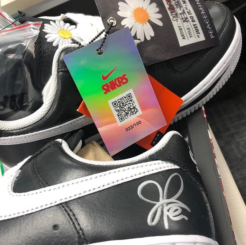 Nike Air Force 1 x PEACEMINUSONE co gia bao nhieu anh 15